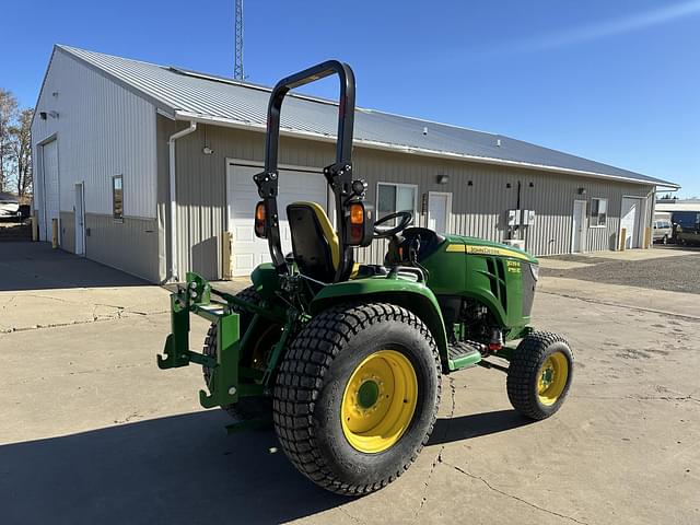 Image of John Deere 3039R equipment image 3