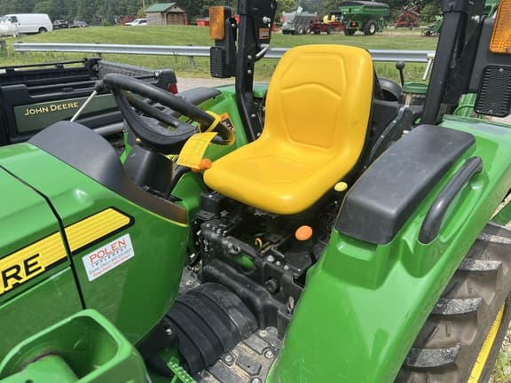 Image of John Deere 3043D equipment image 3