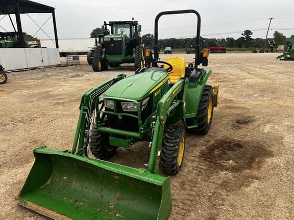 Image of John Deere 3043D equipment image 3