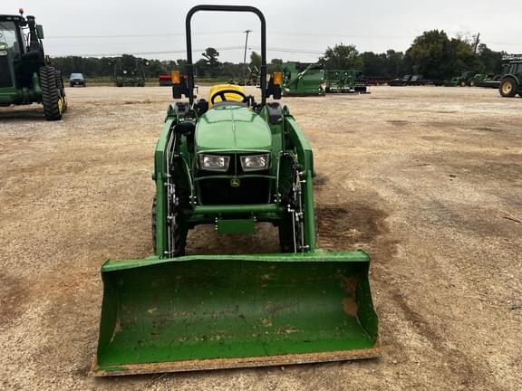 Image of John Deere 3043D equipment image 4