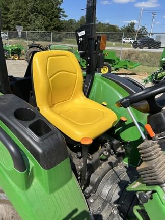 Image of John Deere 3043D equipment image 4