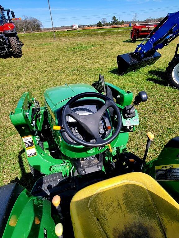 Image of John Deere 3043D equipment image 2