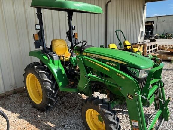 Image of John Deere 3043D equipment image 4