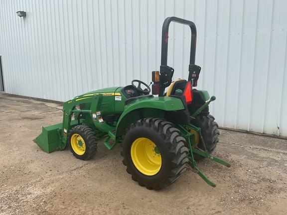 Image of John Deere 3043D equipment image 2