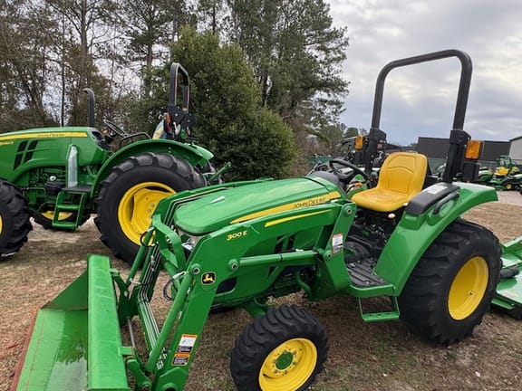 Main image John Deere 3043D
