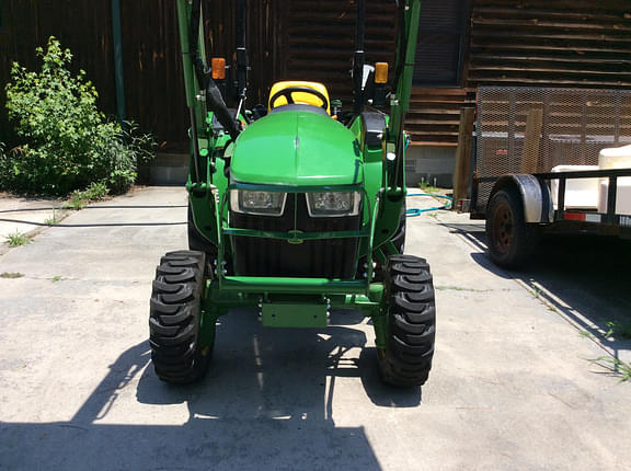 Image of John Deere 3043D equipment image 4