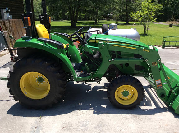 Image of John Deere 3043D equipment image 2