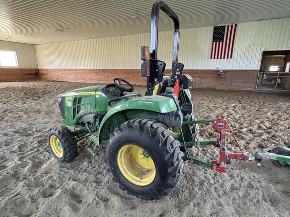 Image of John Deere 3043D equipment image 2