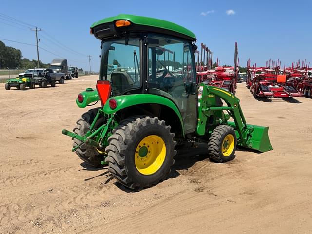 Image of John Deere 3046R equipment image 4