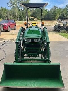 Image of John Deere 3046R equipment image 2