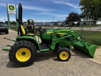 Main image John Deere 3046R