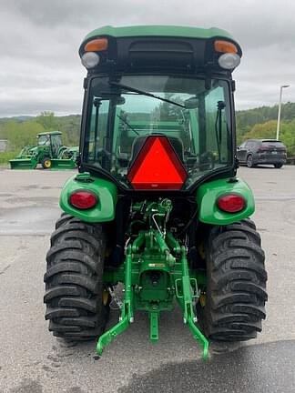 Image of John Deere 3046R equipment image 3