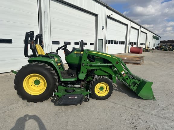 Image of John Deere 3046R equipment image 3