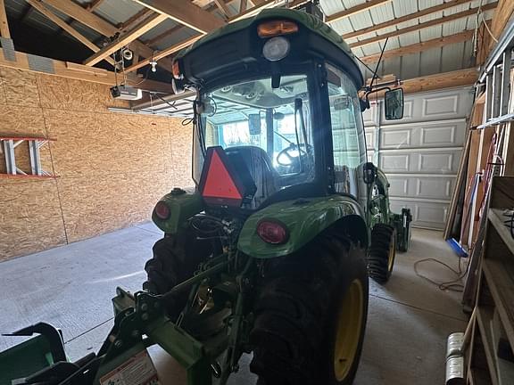 Image of John Deere 3046R equipment image 3