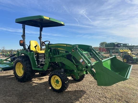 Image of John Deere 3046R equipment image 2