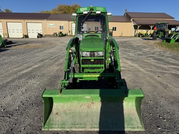 Image of John Deere 3046R equipment image 1