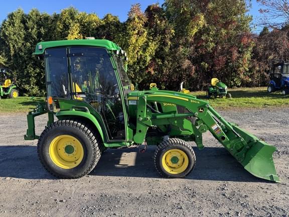 Image of John Deere 3046R equipment image 2