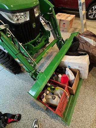 Image of John Deere 3046R equipment image 3