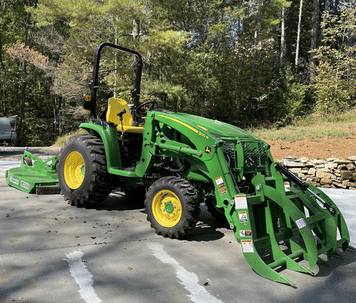 Main image John Deere 3046R