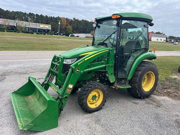 Image of John Deere 3046R equipment image 1