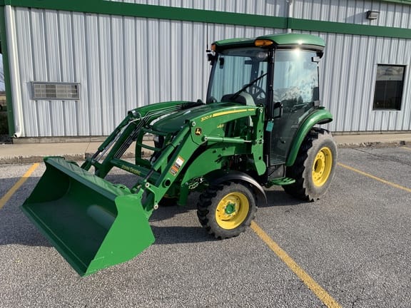Main image John Deere 3046R
