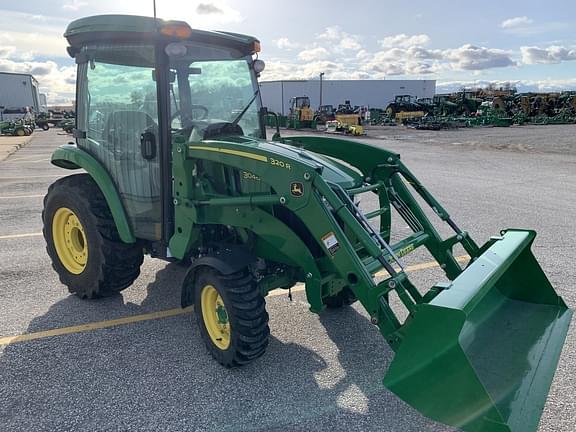 Image of John Deere 3046R equipment image 4