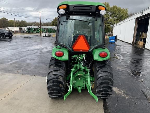 Image of John Deere 3046R equipment image 3