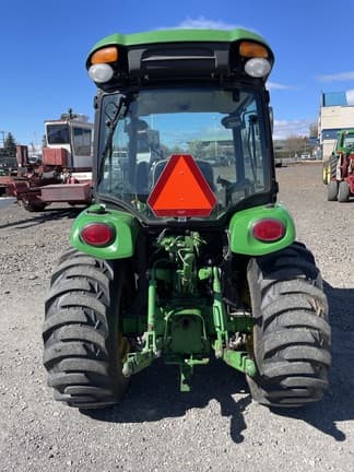 Image of John Deere 3046R equipment image 1