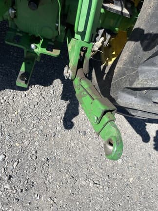 Image of John Deere 3046R equipment image 3