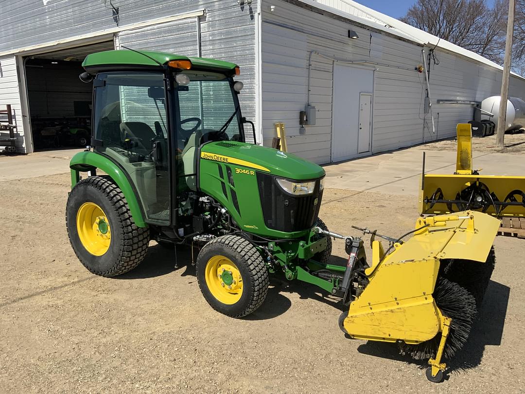 Image of John Deere 3046R Primary image