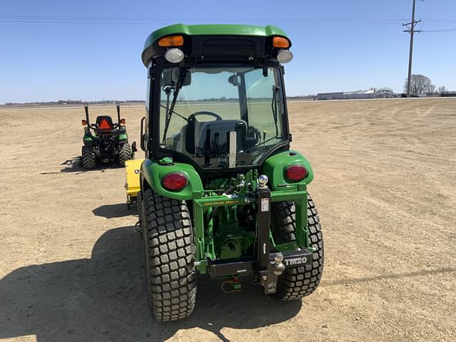 Image of John Deere 3046R equipment image 3
