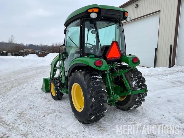 Image of John Deere 3046R equipment image 2