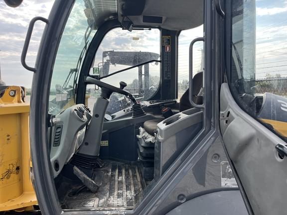 Image of John Deere 304L equipment image 4