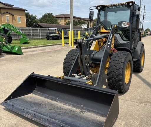 Image of John Deere 304L equipment image 1