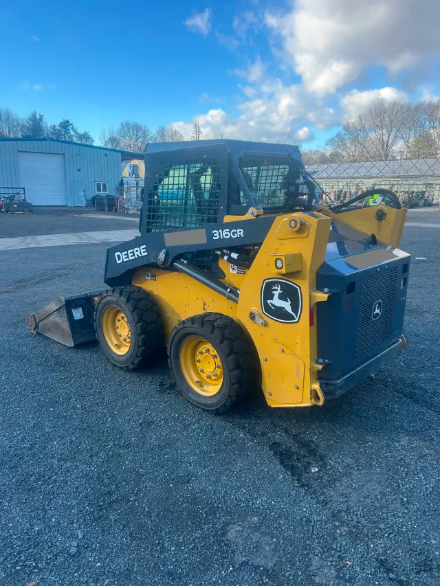 Image of John Deere 316GR equipment image 3