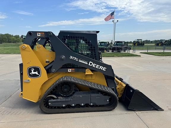 Image of John Deere 317G equipment image 2