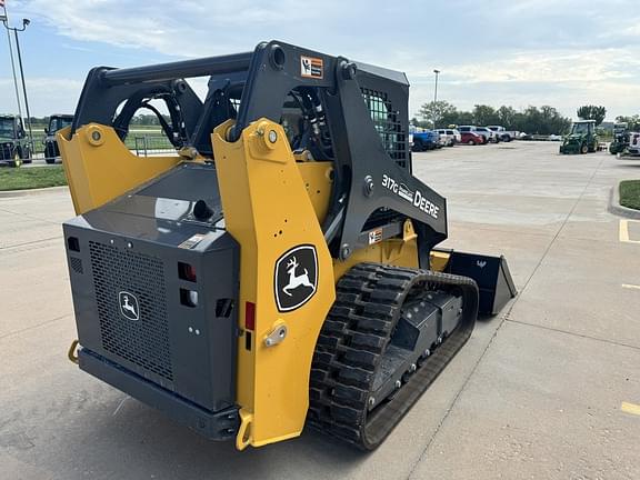 Image of John Deere 317G equipment image 3