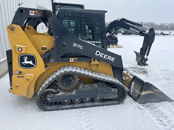 Image of John Deere 317G equipment image 3