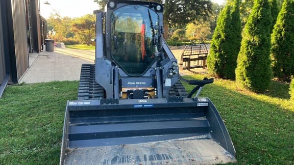 Image of John Deere 317G equipment image 1