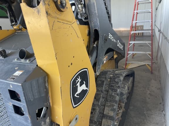 Image of John Deere 317G equipment image 3