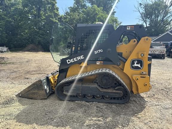 Image of John Deere 317G equipment image 3