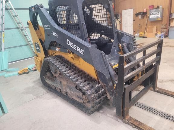 Image of John Deere 317G equipment image 3