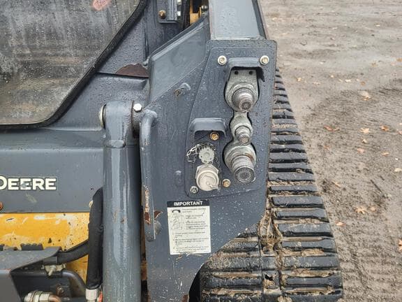 Image of John Deere 317G equipment image 4