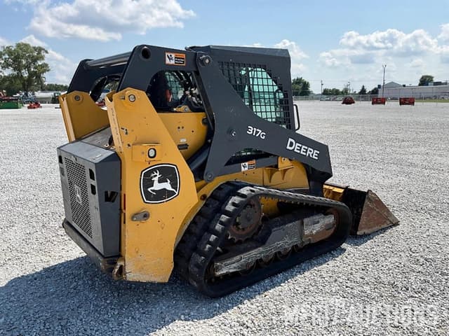 Image of John Deere 317G equipment image 4