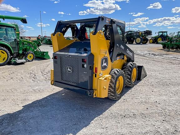 Image of John Deere 318G equipment image 4