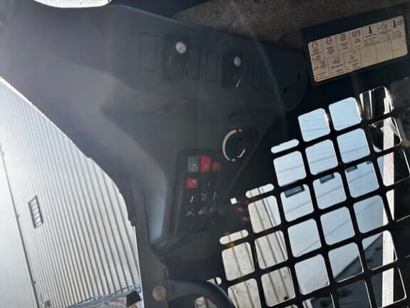 Image of John Deere 318G equipment image 3