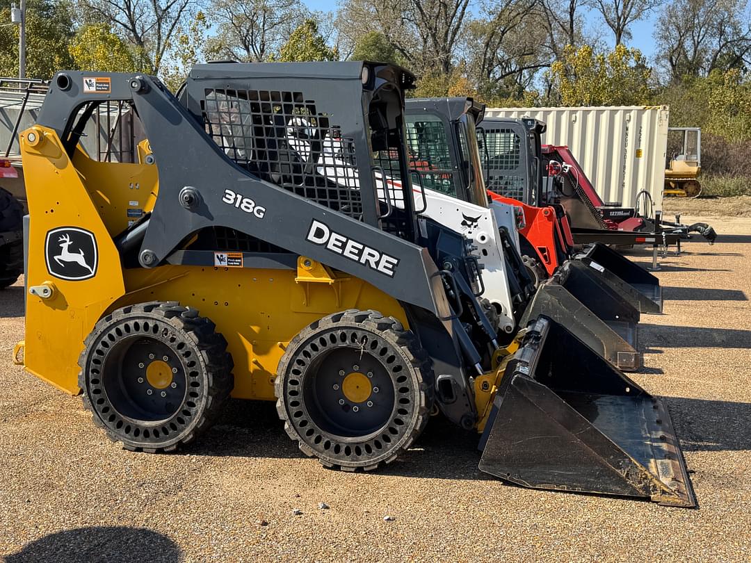 Image of John Deere 318G Primary image