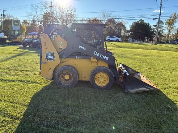 Image of John Deere 318G equipment image 2