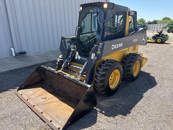 Image of John Deere 320G equipment image 3