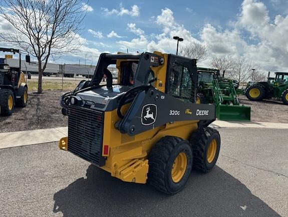 Image of John Deere 320G equipment image 3